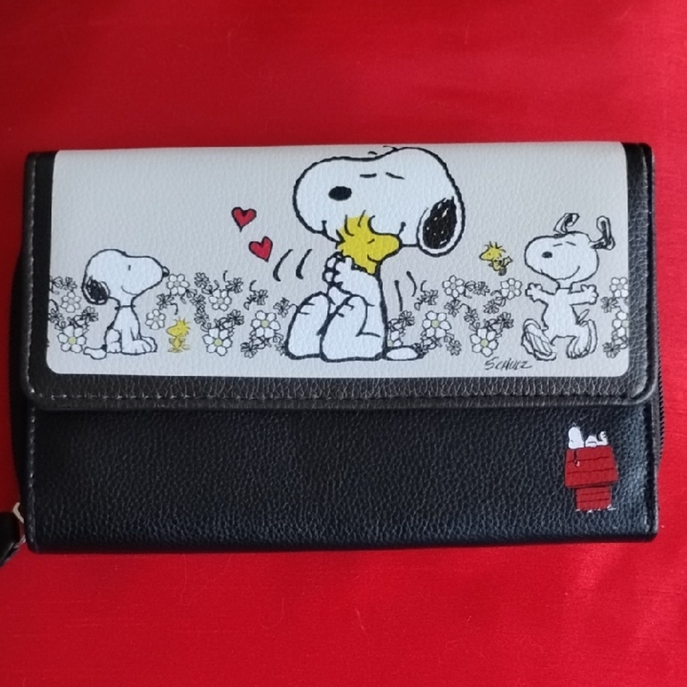 ❤️Snoopy Trifold Wallet-NWOT